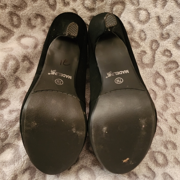 Madeline Girl size 7 black microsuede retro heels black - Picture 5 of 6